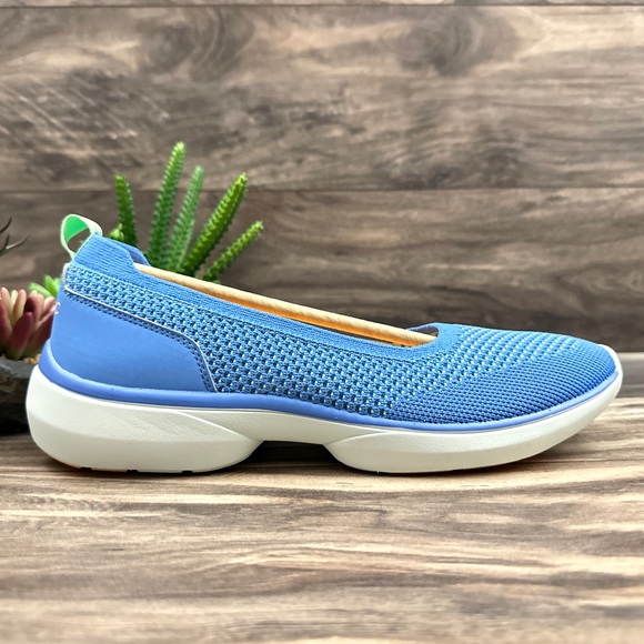 NIB Vionic Kallie Slip On Sneaker Flats Azure Knit Blue 8M - Picture 5 of 12